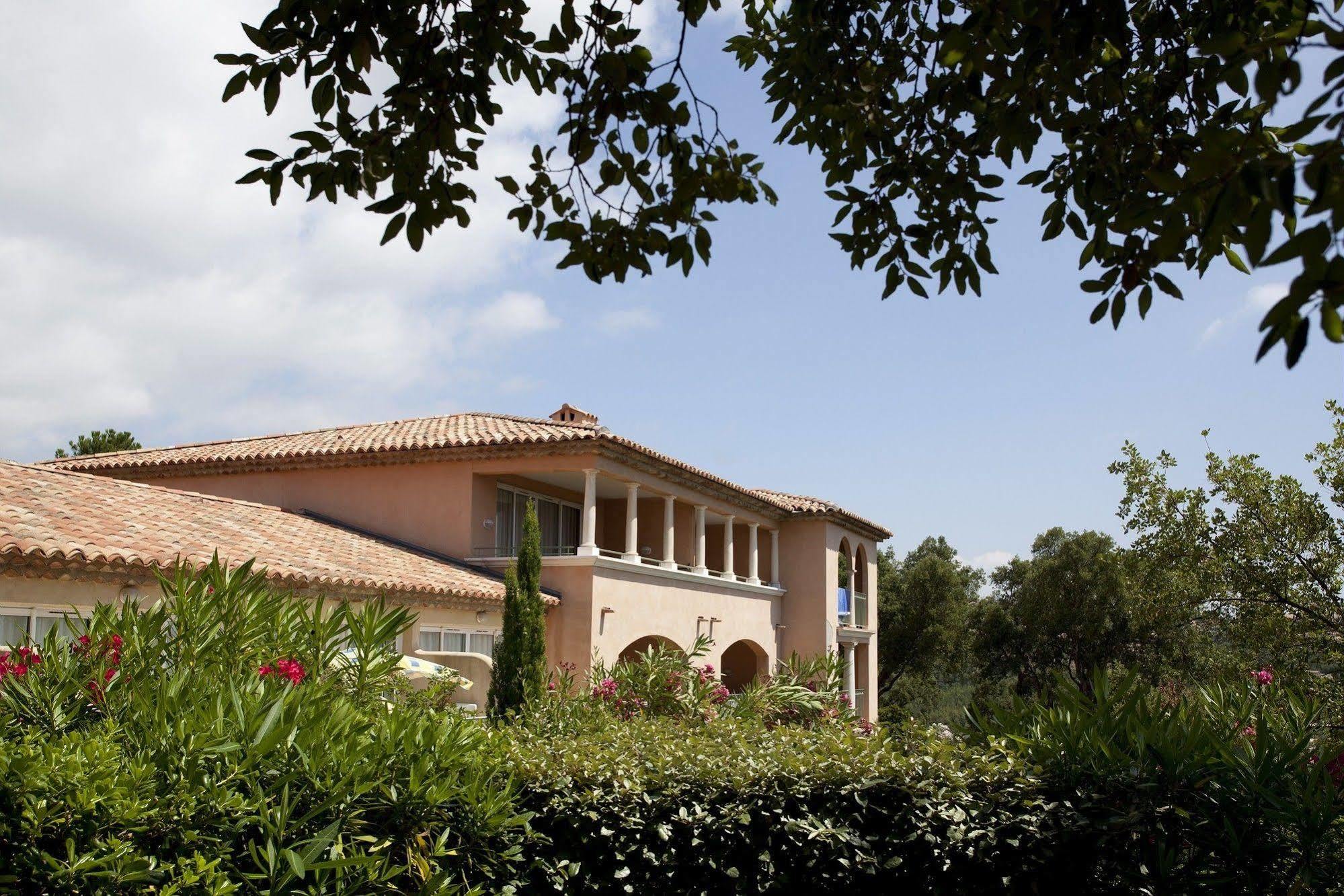 P&V Residence Le Hameau Des Issambrr Sainte-Maxime Esterno foto