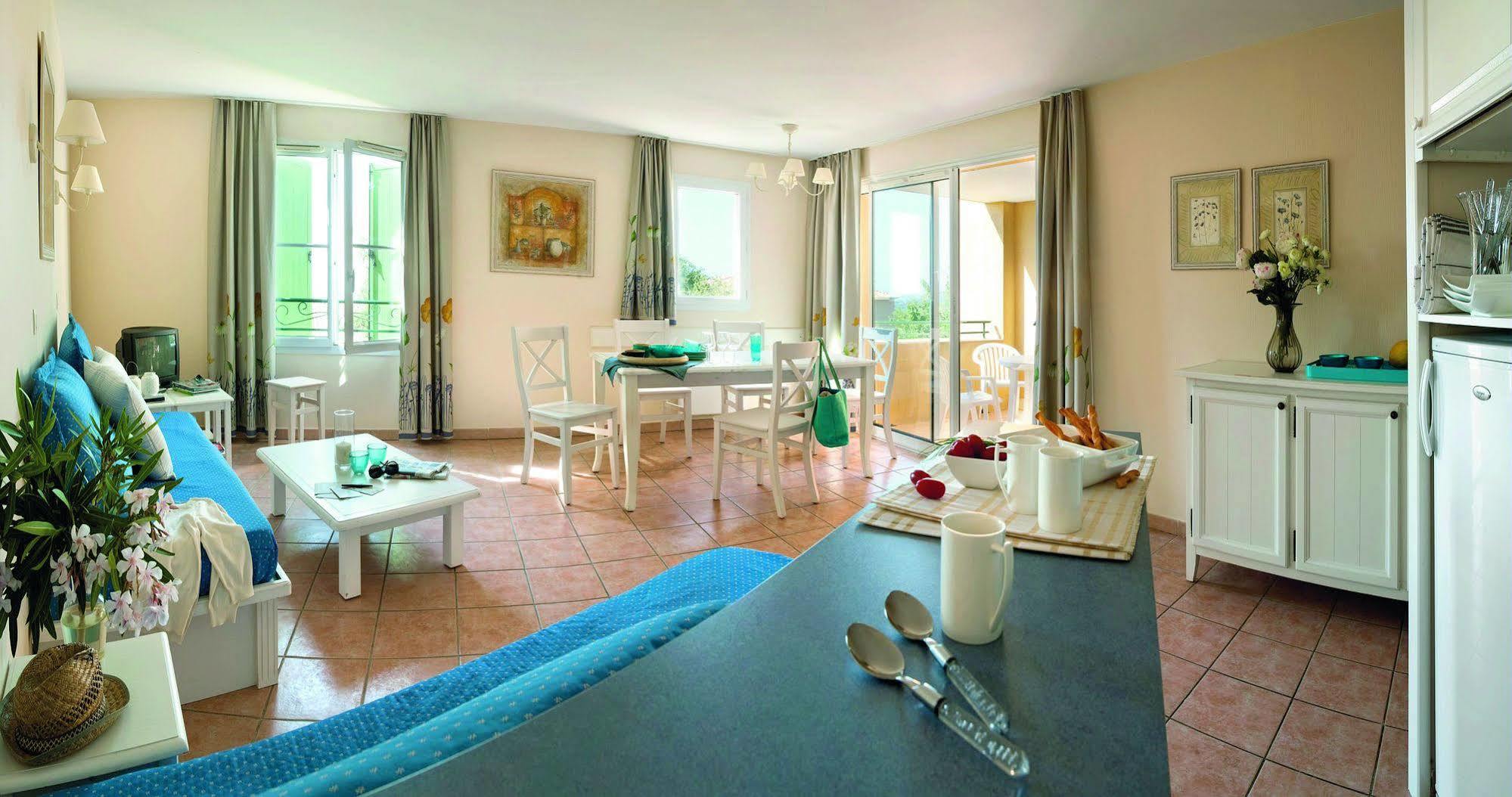 P&V Residence Le Hameau Des Issambrr Sainte-Maxime Esterno foto