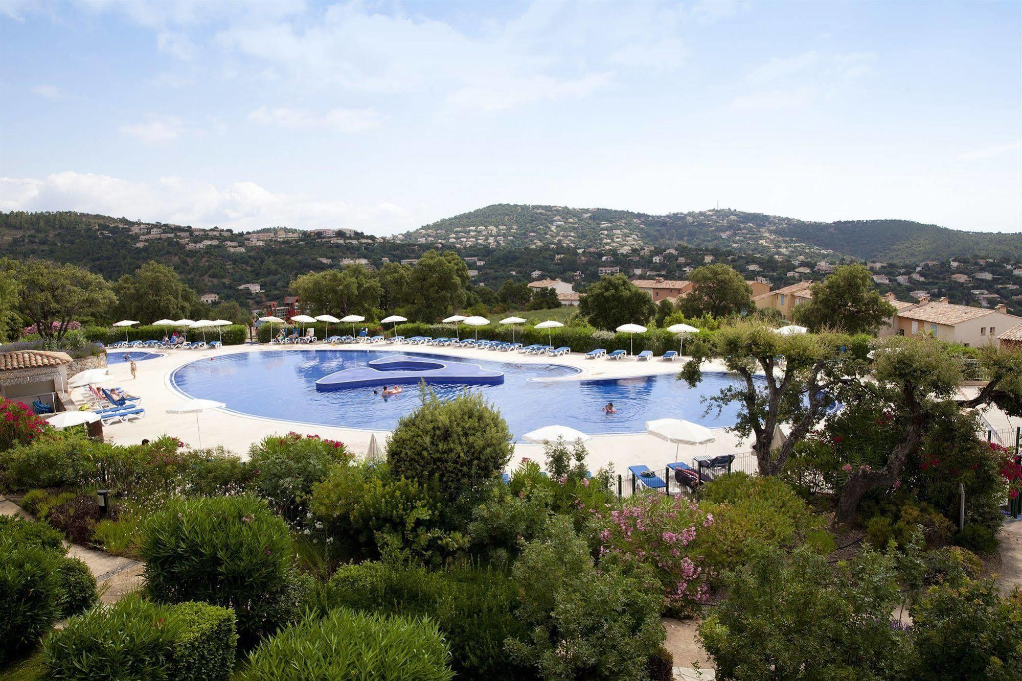 P&V Residence Le Hameau Des Issambrr Sainte-Maxime Esterno foto
